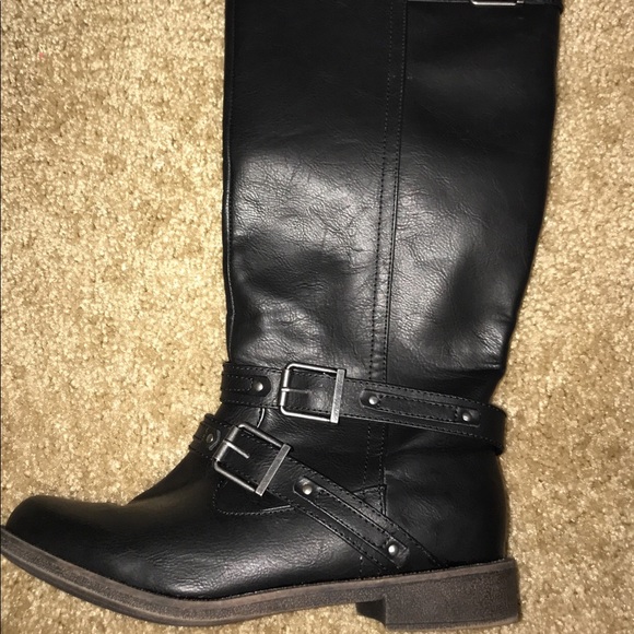 Tall boots - Picture 1 of 2